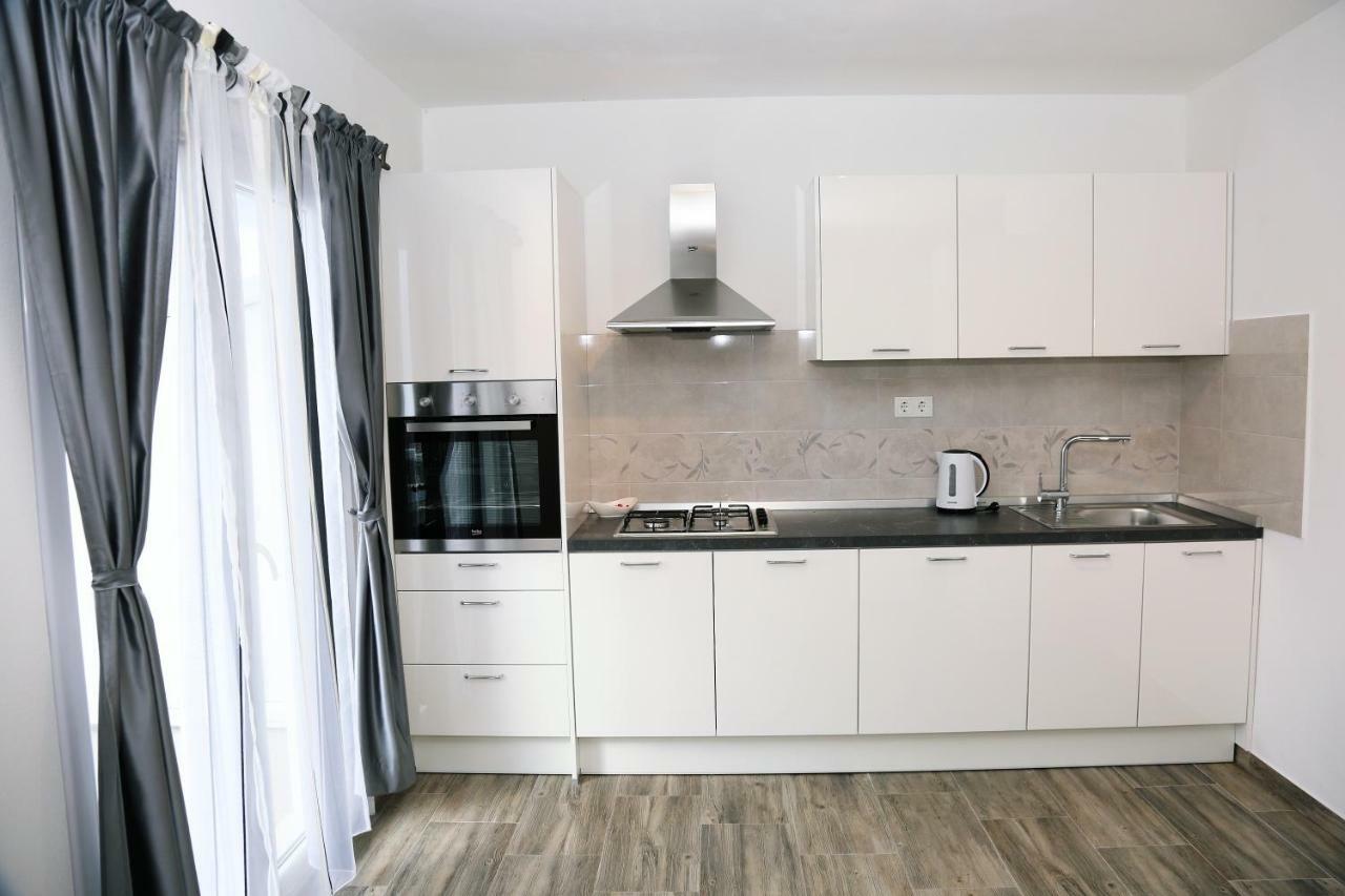 Apartments Tonia Br. 1 ザヴァラティサ エクステリア 写真